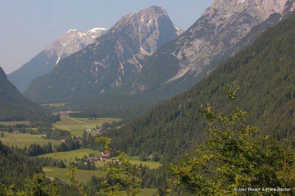 Mittenwald 2023, Blick von der Ederkanzel ins Leutaschtal