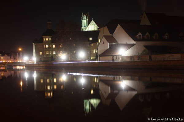 Landshut 2018, Blick vom Mühlensteg auf das Isarufer und Kirche Heilig-Geist