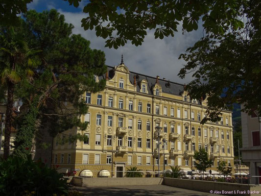 Südtirol 2016, Meran, Gebäude am Sandplatz