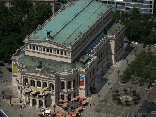 Frankfurt/Main 2011, Ausblick vom Maintower auf die Alte Oper