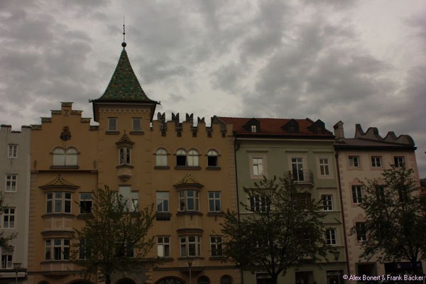 Südtirol 2016, Brixen, Häuser am Domplatz