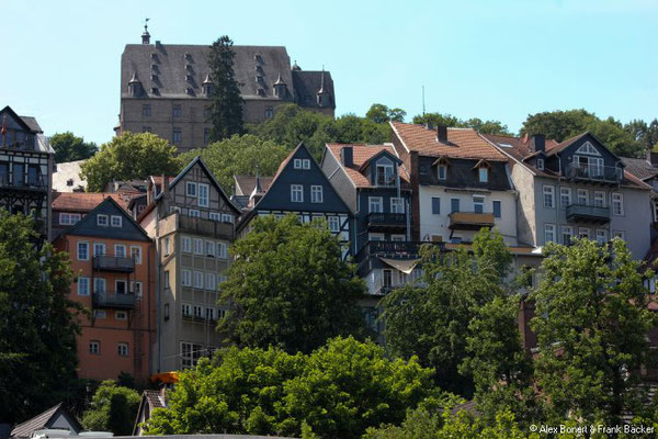 Marburg 2019, Blick von der Lahn zur Oberstadt mit Landgrafenschloss