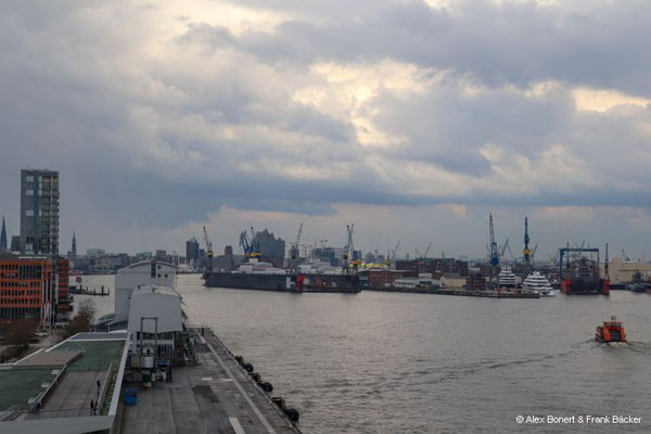 Hamburg 2023, Blick vom Dockland auf Elbe und Hafen