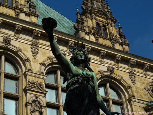 Hamburg 2016, Rathaus-Innenhof mit Hygieia-Brunnen