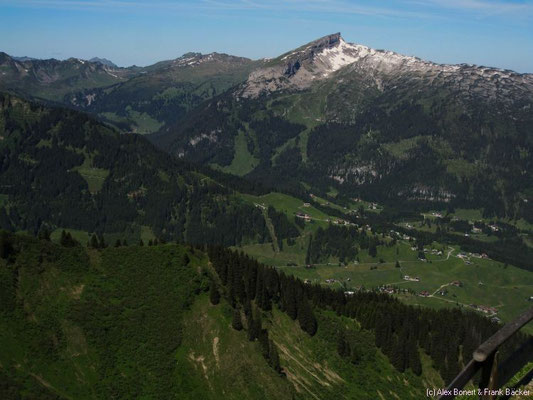 Oberstdorf 2011, vom Gipfel der Kanzelwand zur Schlappoldalpe