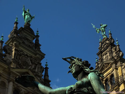 Hamburg 2016, Rathaus-Innenhof mit Hygieia-Brunnen