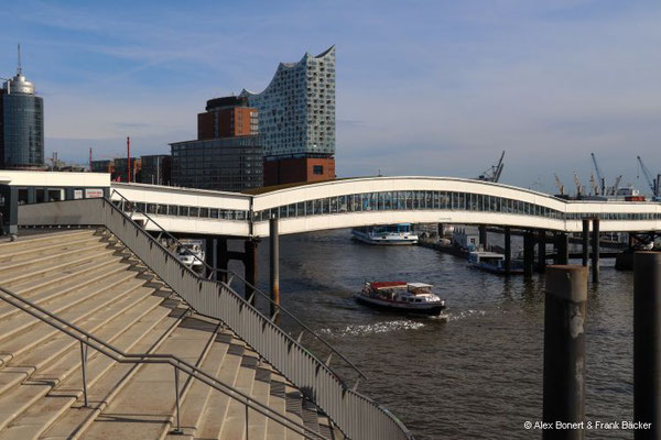 Hamburg 2023, Überseebrücke und Elbphilharmonie