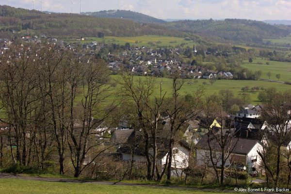Romantischer Hickengrund 2021, Blick über Niederdresselndorf auf Holzhausen