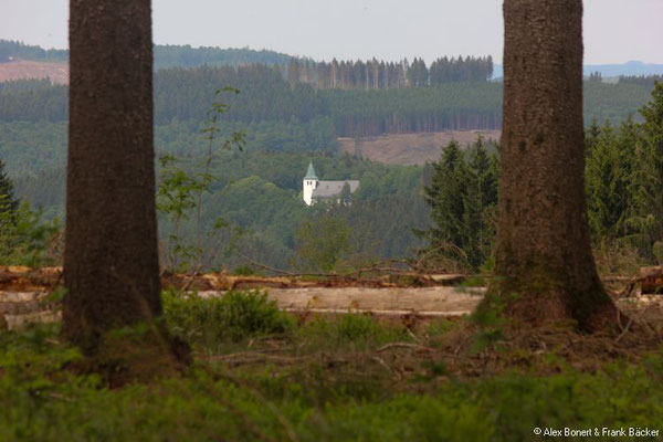 Brachtser Höhenweg 2022, Blick zur Wallfahrtskirche Kohlhagen