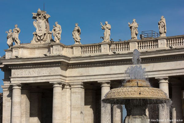 Rom 2018, Petersplatz, Fontana gemella di San Pietro