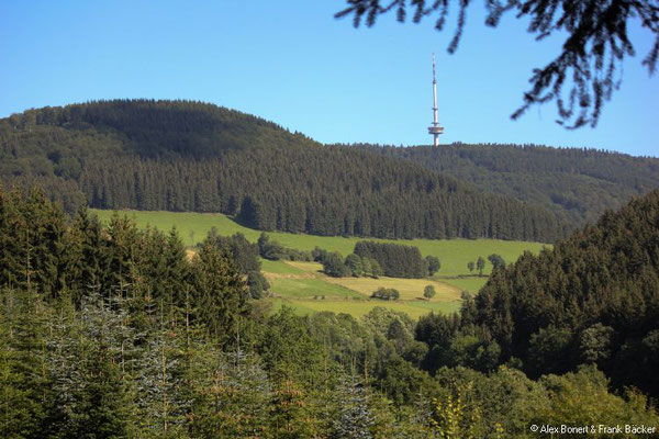 Sorper Panoramapfad 2021, Blick zum Sender Hunau