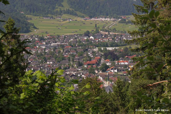 Garmisch-Partenkirchen 2023, Wank, Blick über Garmisch Richtung Grainau