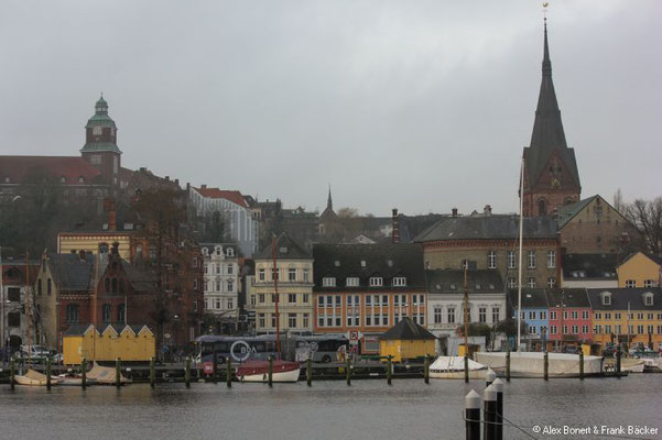 Flensburg 2020, Blick vom Hafen zur Altstadt mit Kirche St. Marien