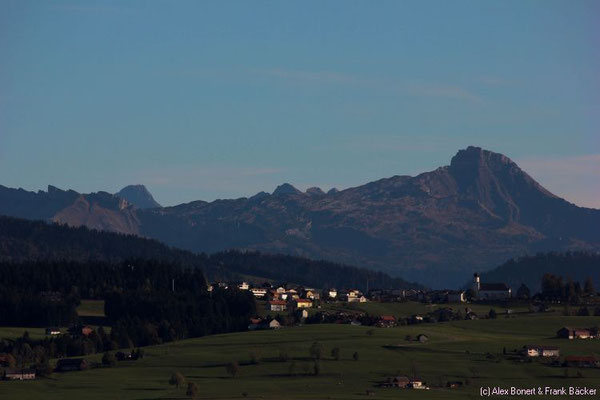 Allgäu 2014, Blick vom Höhenweg in Scheidegg auf Sulzberg