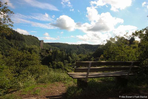 Eifel 2017, Lieserpfad, Blick zur Oberburg, Manderscheid