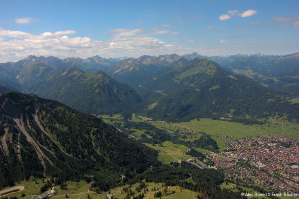 Oberstdorf 2022, Blick über den Schattenberg Richtung Trettachtal und Söllereck
