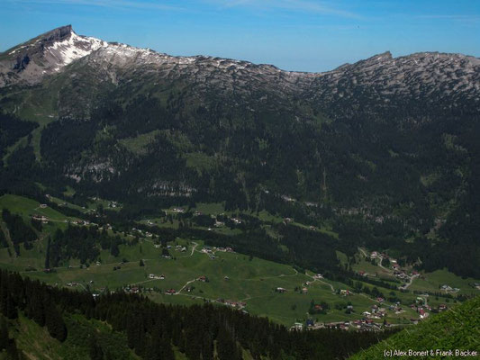 Oberstdorf 2011, vom Gipfel der Kanzelwand zur Schlappoldalpe