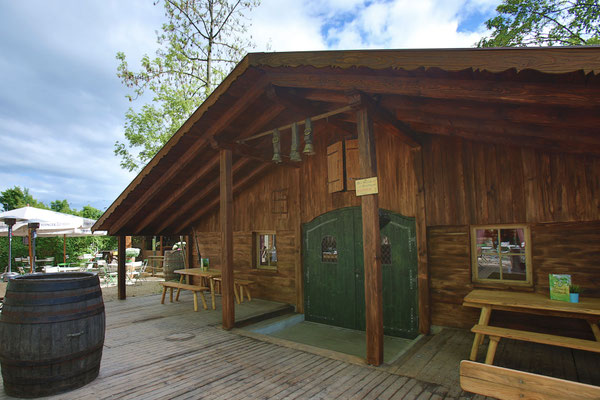 Der Kirchheimer Hirschgarten - Biergarten unter Kastanien - 1