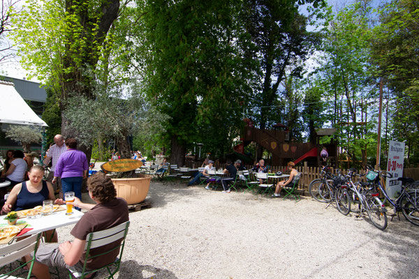 Der Kirchheimer Hirschgarten - Biergarten unter Kastanien - 4