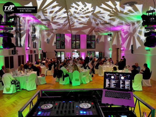 DJ für Hochzeit in der Aula der Sportschule Hennef