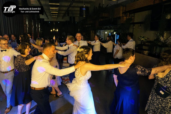 Hochzeits DJ im wunderschönen DEINspeisesalon in Köln Ehrenfeld - Partytime