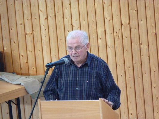Der 1. Vorsitzende Hermann-Joseph Blum eröffnet die Versammlung