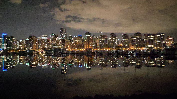 Vancouver by night, vom Stanley Park aus gesehen