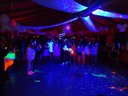 Fiesta con luz uv