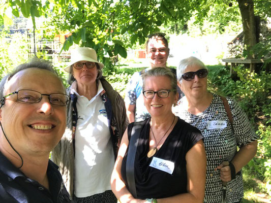 es war so lustig. mir kam es so vor, als ob anda die führung machte. mit von der partie: anda, josefine, silvia und zäzilia