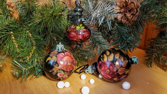 decorations for a Christmas tree. Painting in the technique of Zhostovo