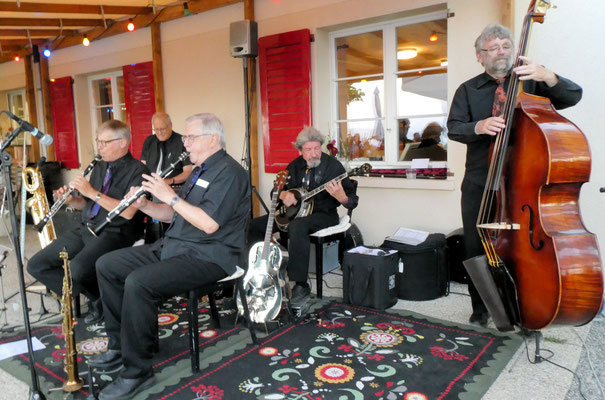 Konzert auf der Sonnenterrasse Restaurant Albishaus