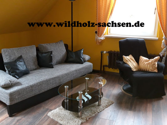 Das Sofa ist für eine 4. Person ausziehbar. 