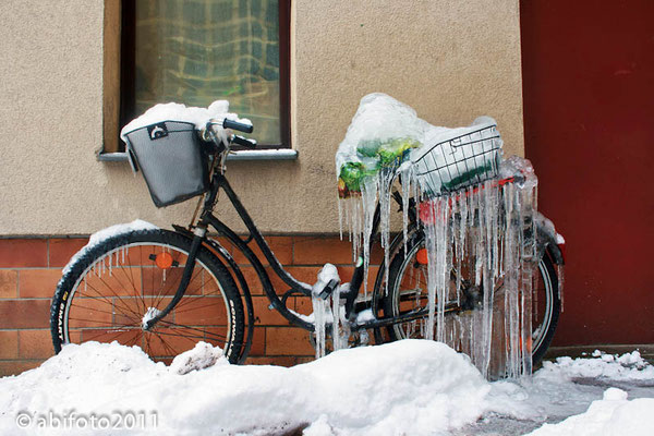 Eiszeit im Tempelhofer Hinterhof 