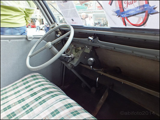 Cockpit einer "Ente"