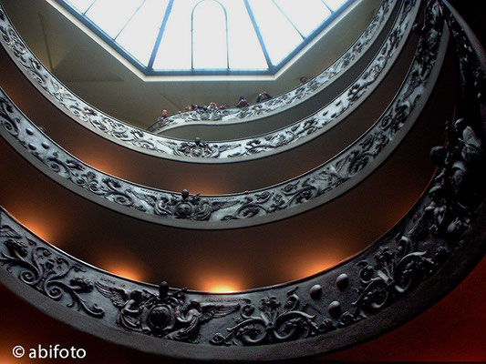 Wendeltreppe im Petersdom in Rom/Italien