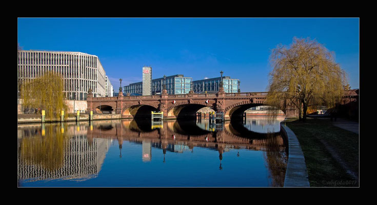 Hauptbahnhof hinter der Moltkebrücke