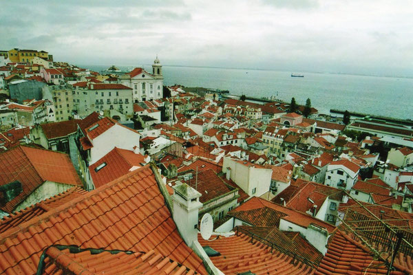 Über den Dächern von Lissabon/Portugal