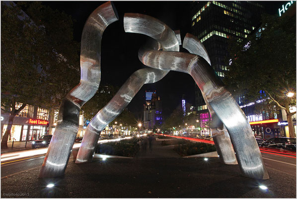  Skulptur "Berlin" (verschlungene Därme") Tauentzienstraße