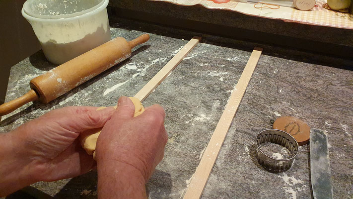 Höhe der Holzleisten = 8 mm