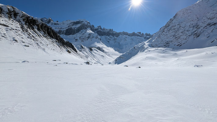 Les Grands Plans. Ancienne jonction des glaciers de Valsorey et de Tseudet