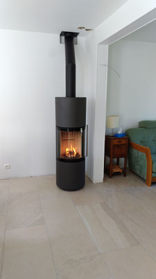 Poêle à bois avec grande vision du feu