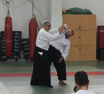 Alessandro Tittarelli Shihan nel corso di una spiegazione (uke E. Neami).