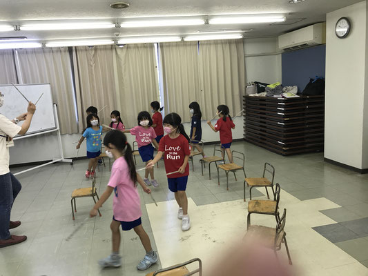 どれみLABO　幼稚園　リトミック　みんなのどれみ　楽器演奏