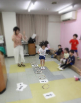 リズム学習　リトミック　幼稚園　どれみ音楽教室　