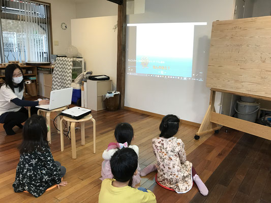 どれみLABO　リトミック　みんなのどれみ　プレピアノ　グループレッスン