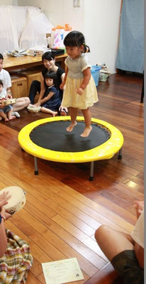 どれみ音楽教室 お楽しみ会 グループリトミックレッスン