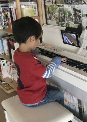 どれみLABO　オンラインレッスン　ピアノ　マンツーマンリトミック
