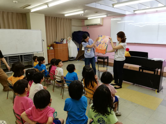 どれみ音楽教室　幼稚園リトミック　花火　オノマトペ