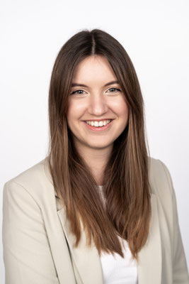 Anna Michalaki (in Elternzeit)
