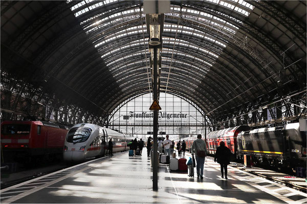 Hüsken_Bernhard_BahnsteigNr1_FfmHbf